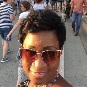 Meet your Posher, Nicole